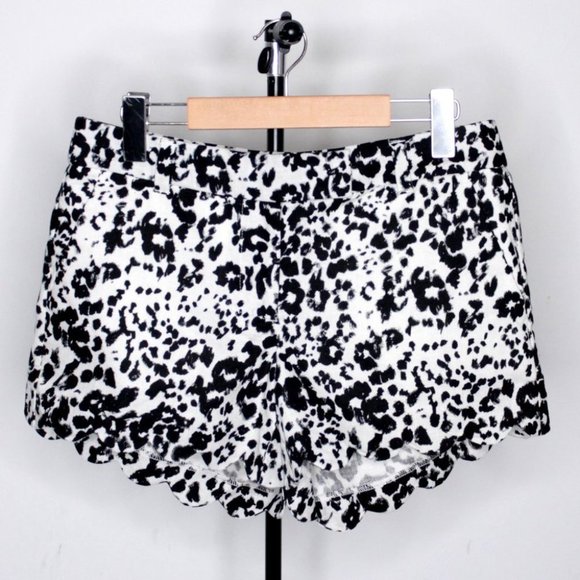 J Crew H5608 Linen Cotton Blend Scalloped Ink Animal Print  Shorts Size 4 - Picture 3 of 16